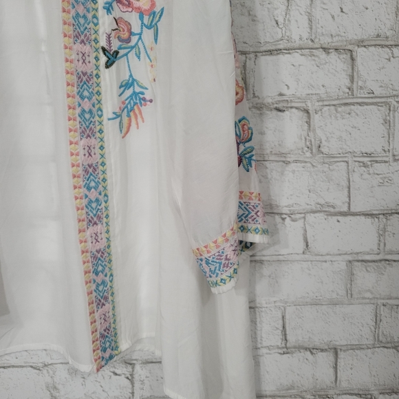 Impressions Embroidery Kimono - Size Medium - Picture 4 of 14